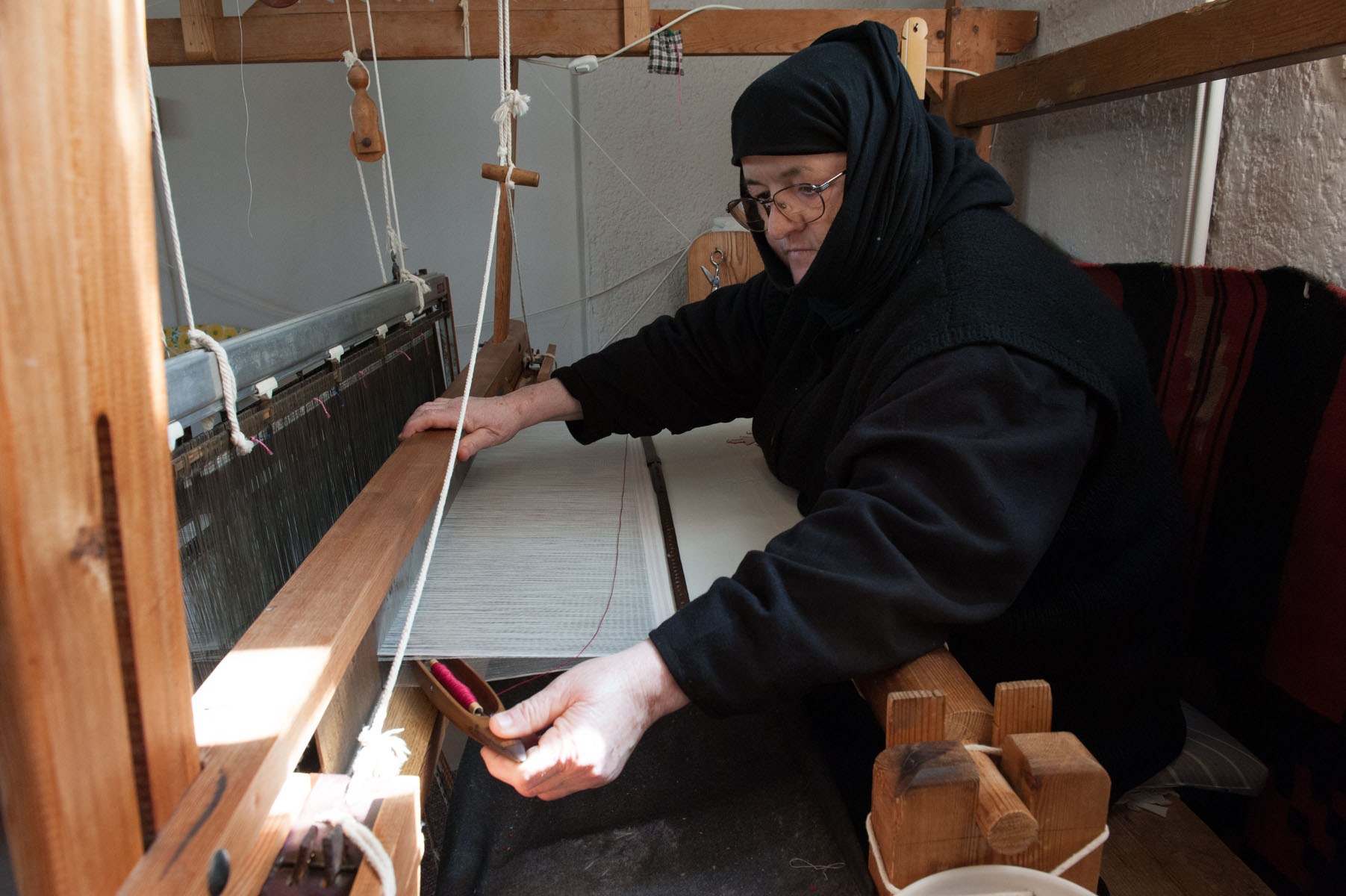 ARTISANS OF WOVEN AND SILK SCARVES You Go Culture